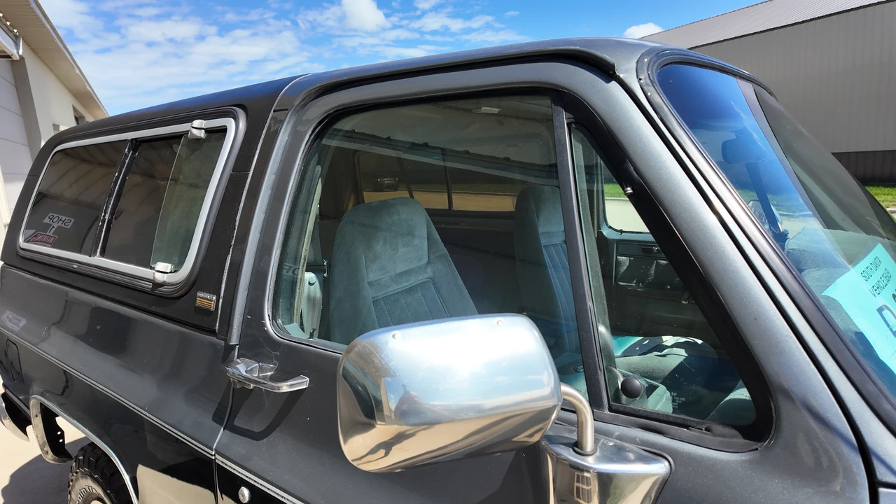 1990 Chevrolet K5 Blazer 2nd Gen - Image 31 of 31