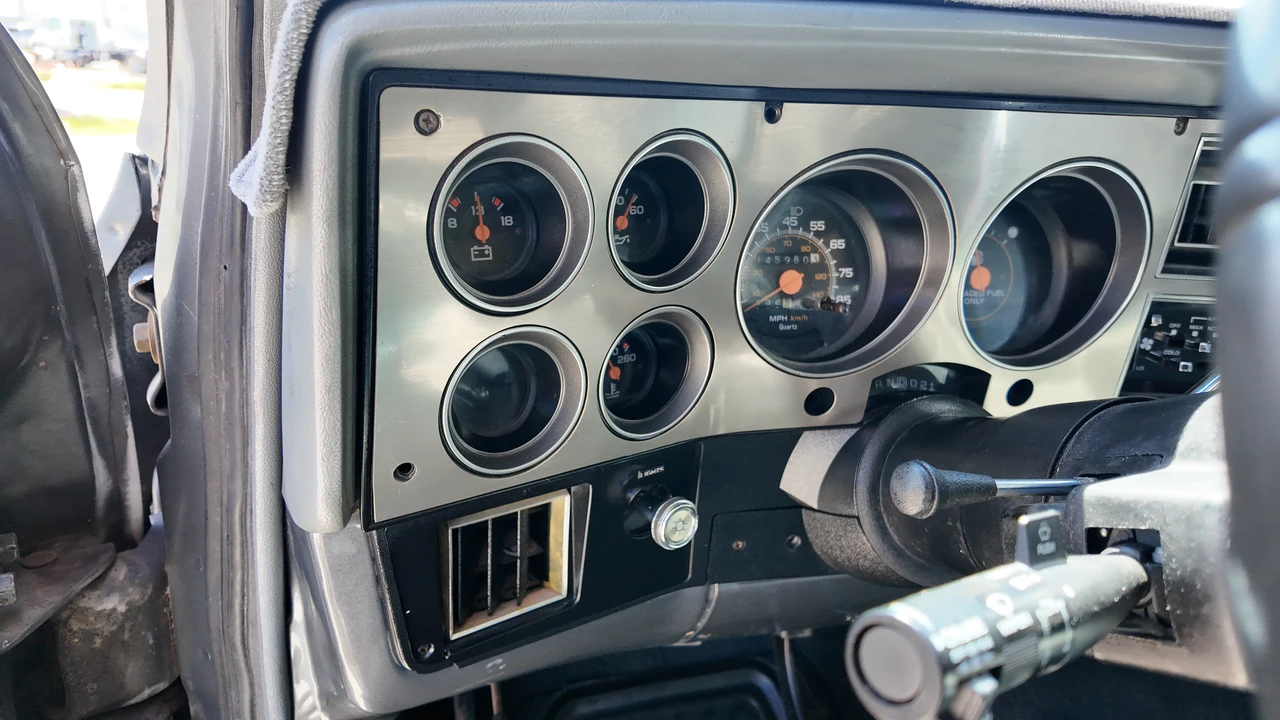 1990 Chevrolet K5 Blazer 2nd Gen - Image 3 of 31