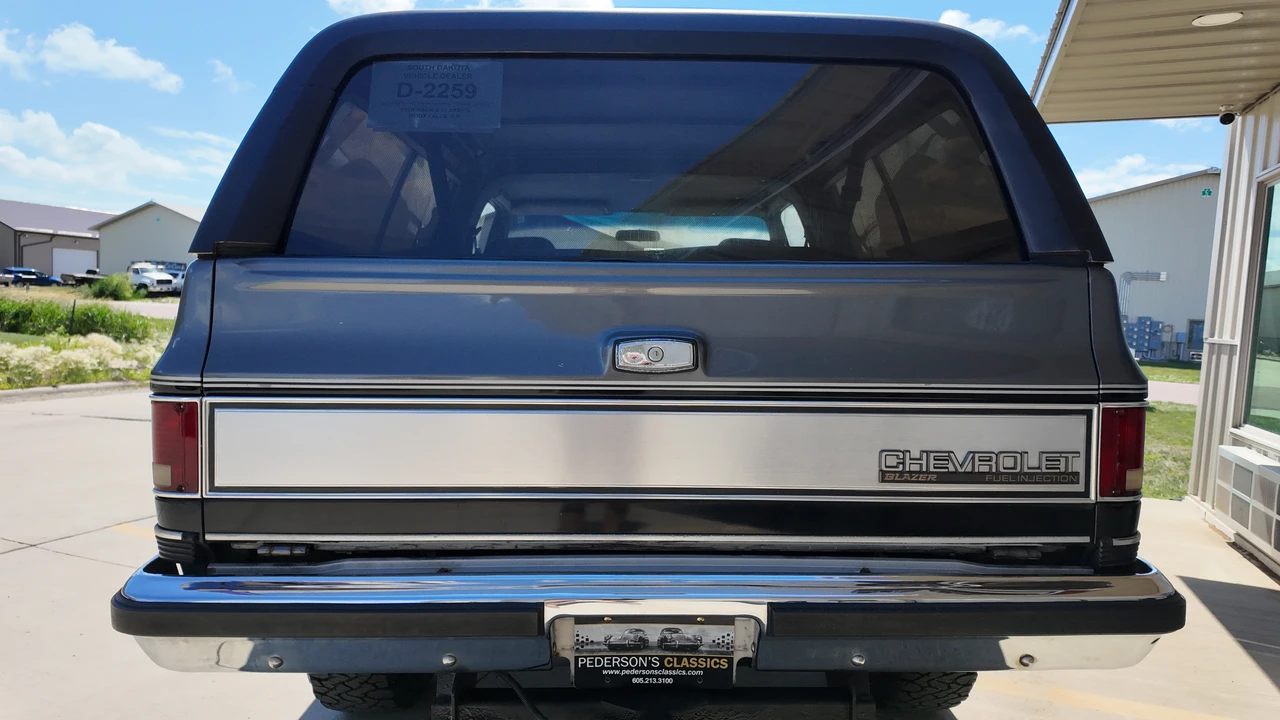 1990 Chevrolet K5 Blazer 2nd Gen - Image 6 of 31