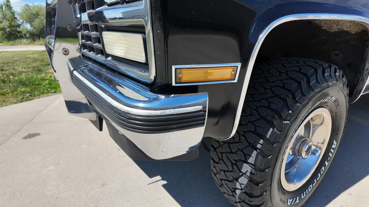 1990 Chevrolet K5 Blazer 2nd Gen - Image 10 of 31