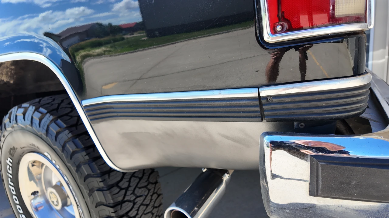 1990 Chevrolet K5 Blazer 2nd Gen - Image 17 of 31