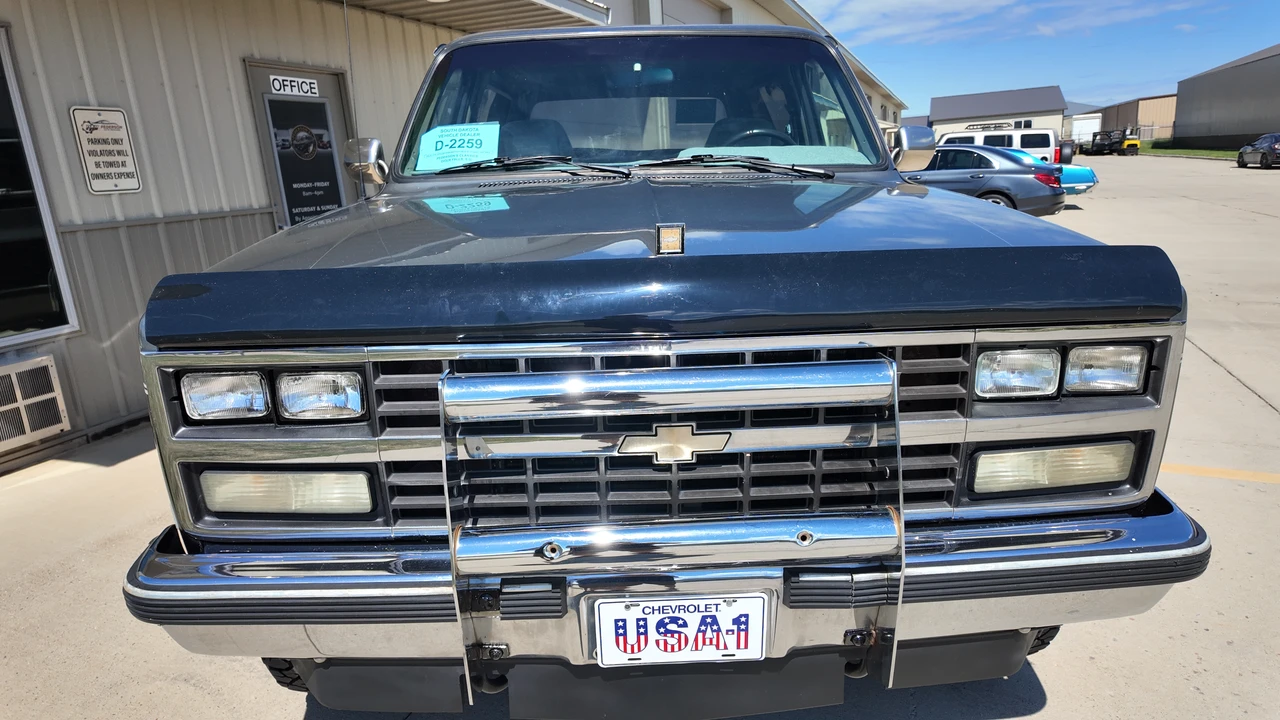 1990 Chevrolet K5 Blazer 2nd Gen - Image 9 of 31