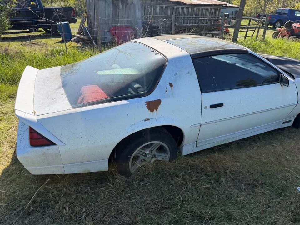 1990 Chevrolet Camaro 3rd Gen - Image 3 of 8