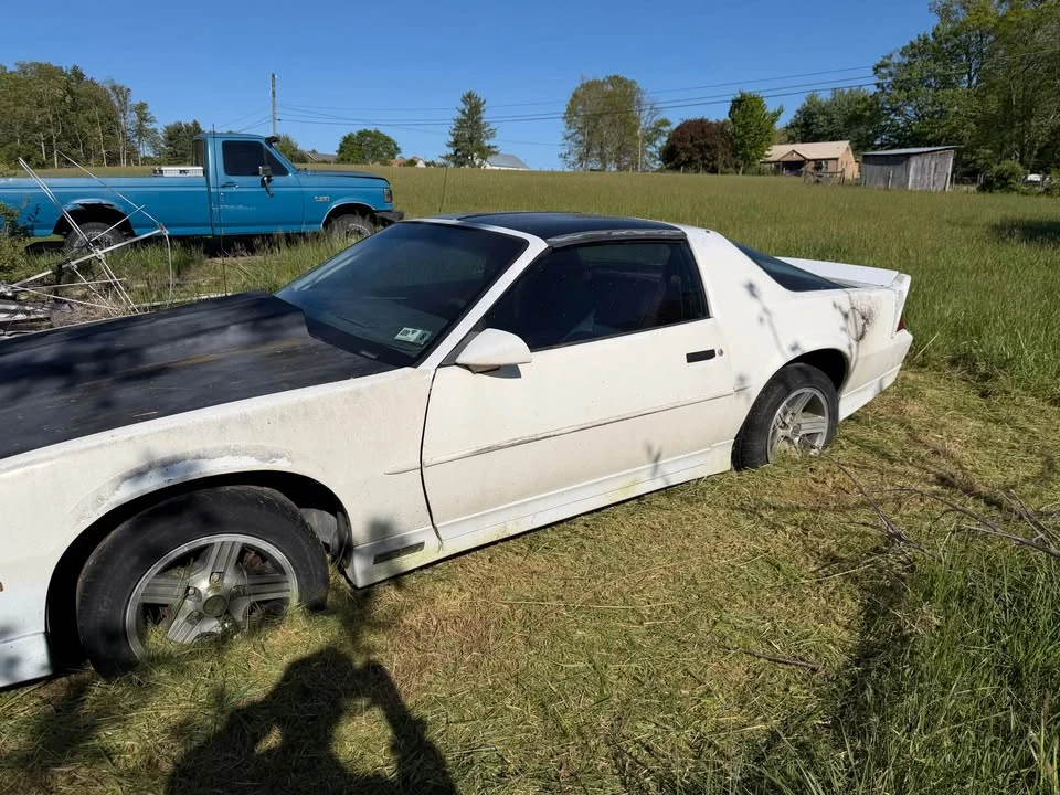 1990 Chevrolet Camaro 3rd Gen - Image 2 of 8
