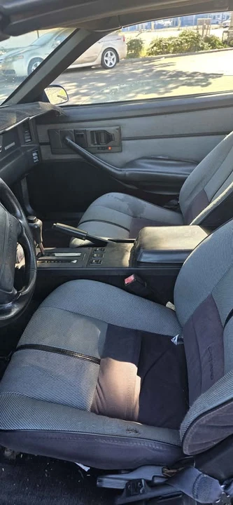 1990 Chevrolet Camaro 3rd Gen - Image 6 of 7