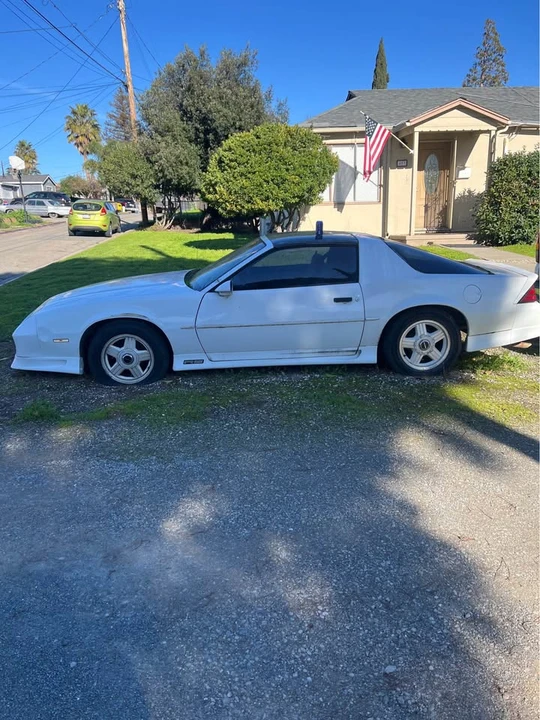 1990 Chevrolet Camaro 3rd Gen - Image 3 of 4
