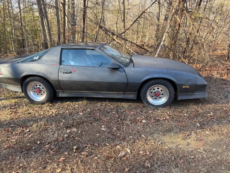1990 Chevrolet Camaro 3rd Gen - Image 3 of 9