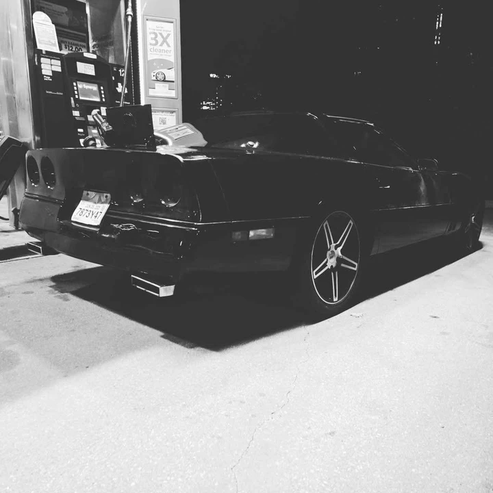 1990 Chevrolet Corvette C4 - Image 11 of 15