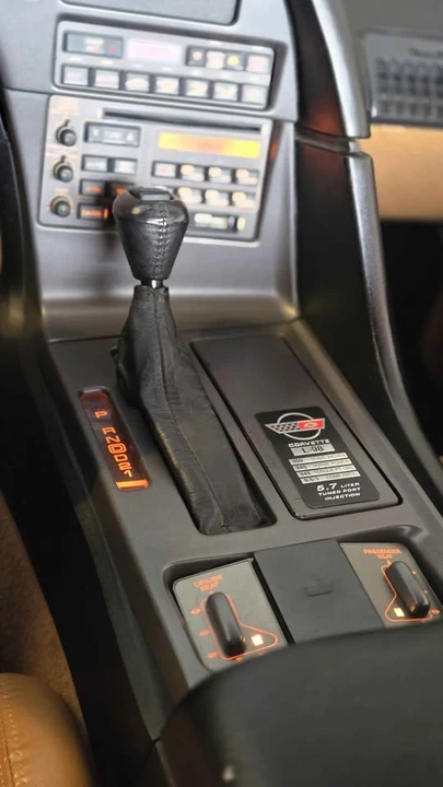 1990 Chevrolet Corvette C4 - Image 14 of 15