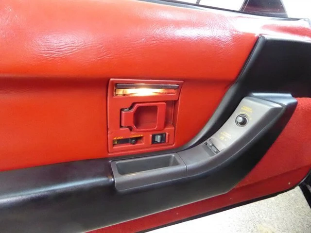 1990 Chevrolet Corvette C4 - Image 17 of 20