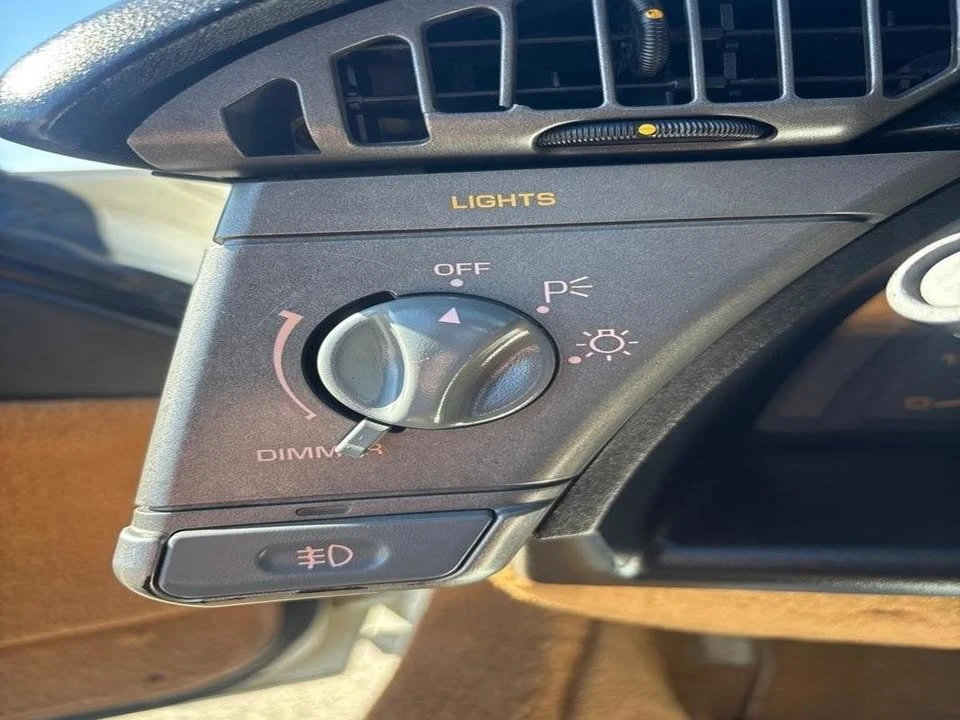 1990 Chevrolet Corvette C4 - Image 11 of 19