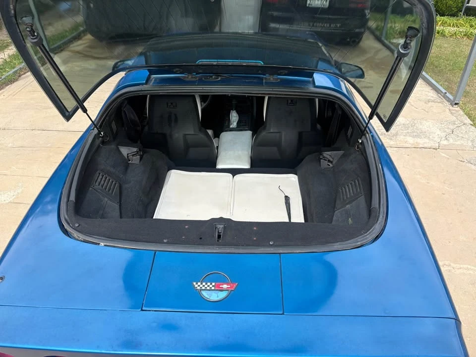 1990 Chevrolet Corvette C4 - Image 12 of 13