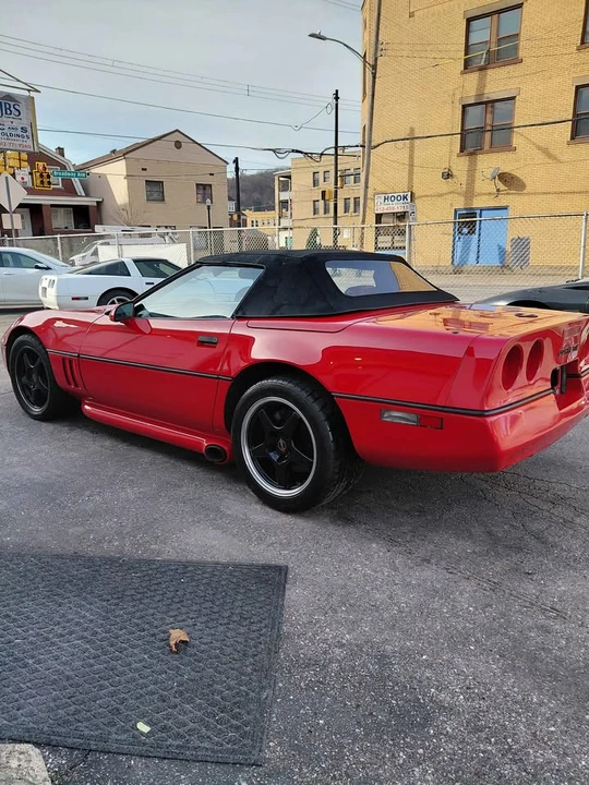 1990 Chevrolet Corvette C4 - Image 12 of 17