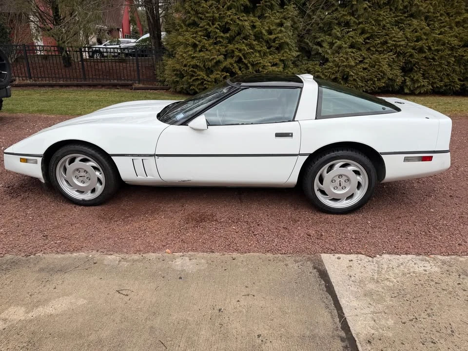 1990 Chevrolet Corvette C4 - Image 2 of 20