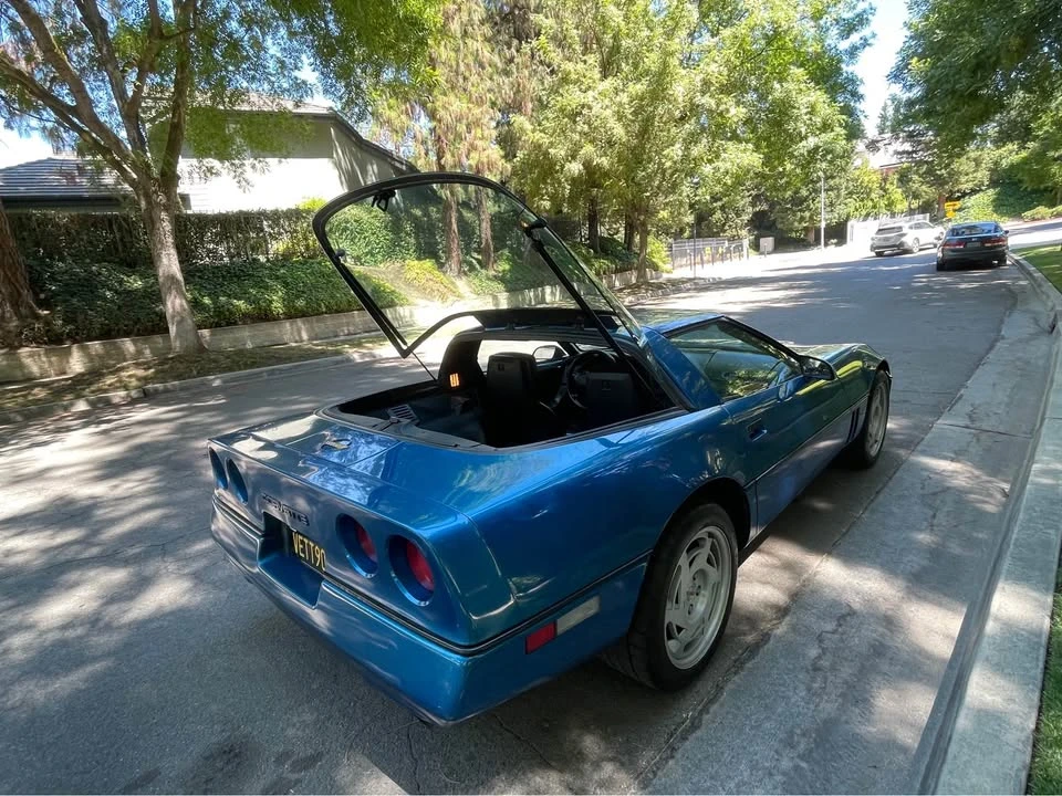 1990 Chevrolet Corvette C4 - Image 8 of 15