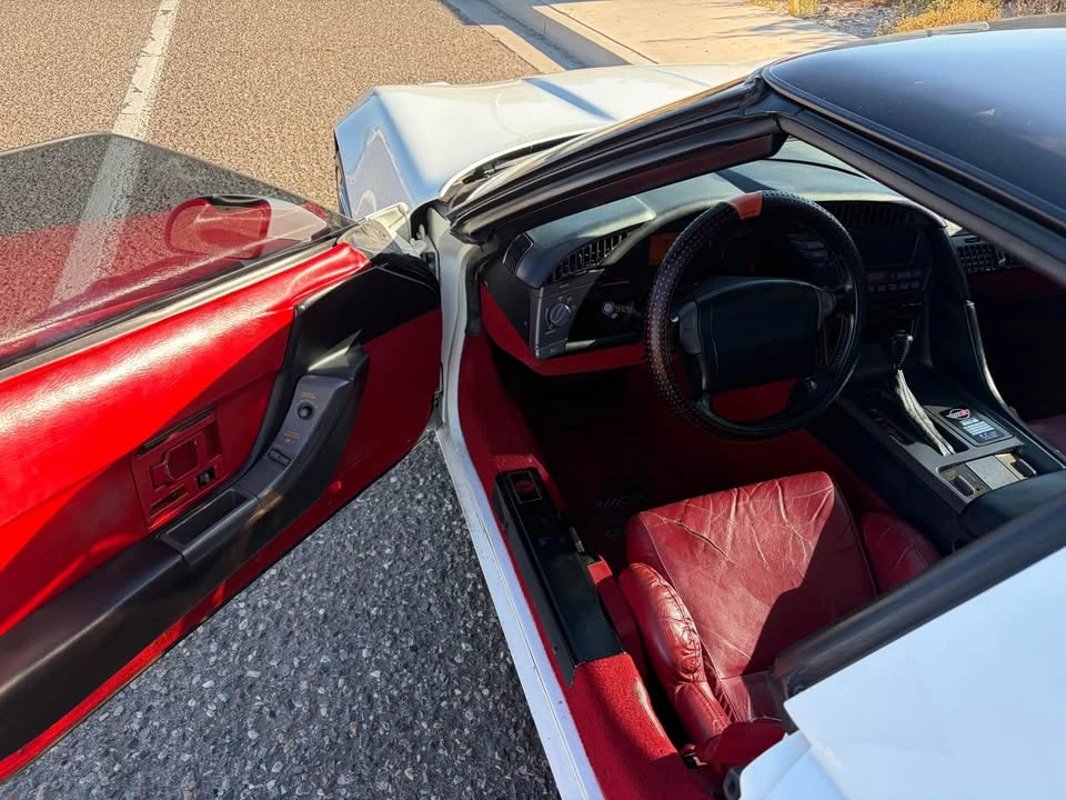 1990 Chevrolet Corvette C4 - Image 6 of 12