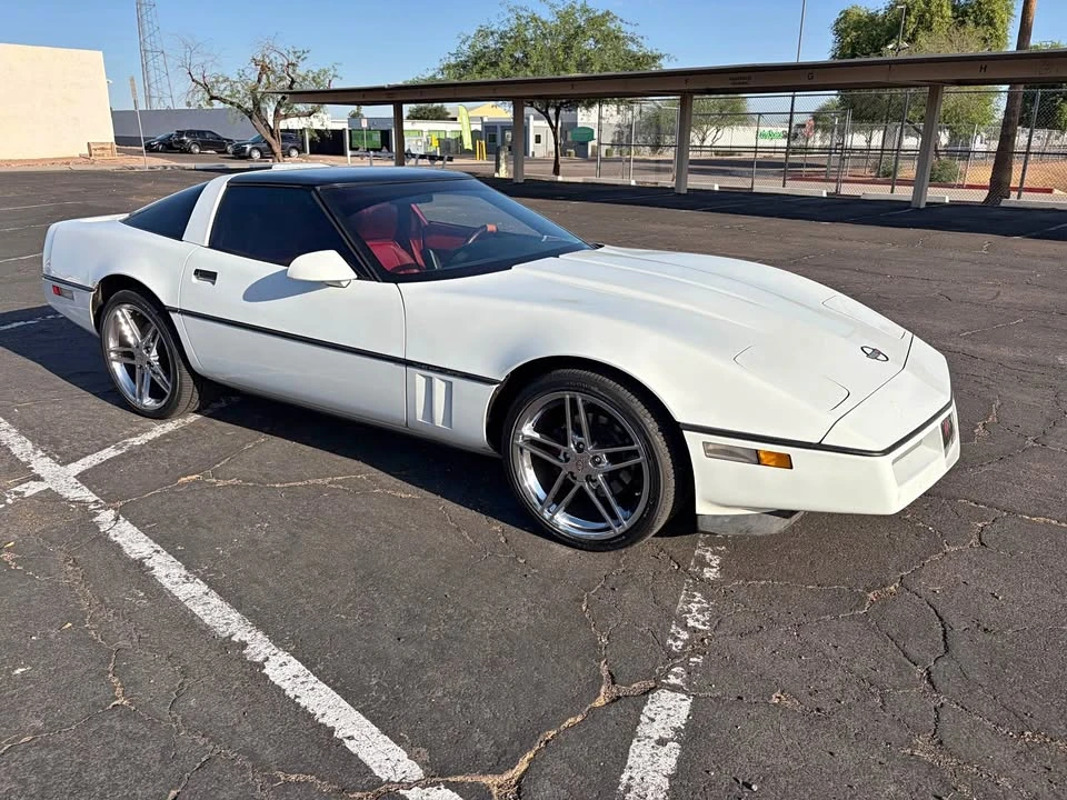 1990 Chevrolet Corvette C4 - Image 1 of 12