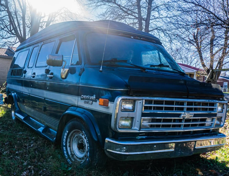 1990 Chevrolet G-Series Van - Image 4 of 17