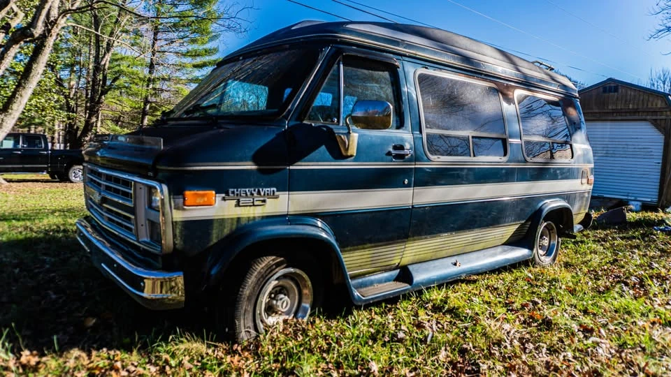 1990 Chevrolet G-Series Van - Image 3 of 17