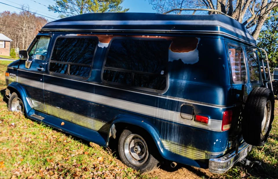 1990 Chevrolet G-Series Van - Image 2 of 17