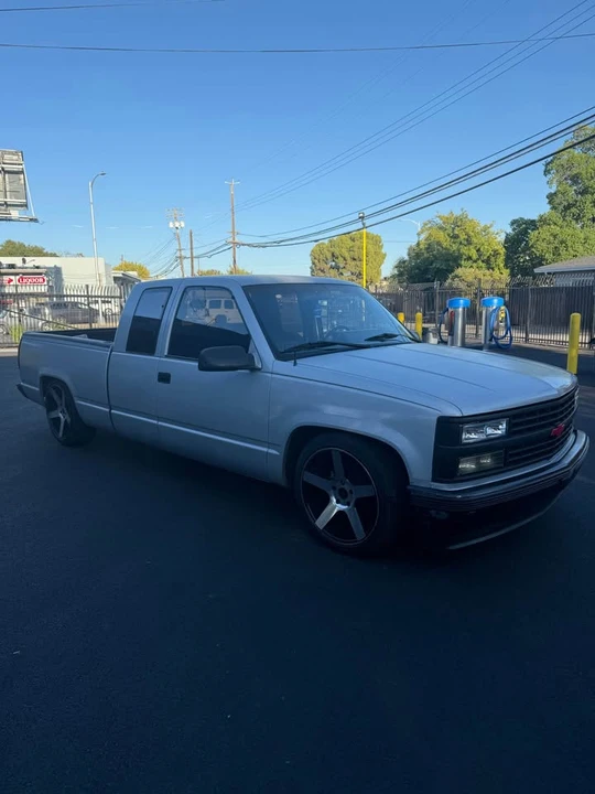 1990 Chevrolet Silverado - Image 2 of 4