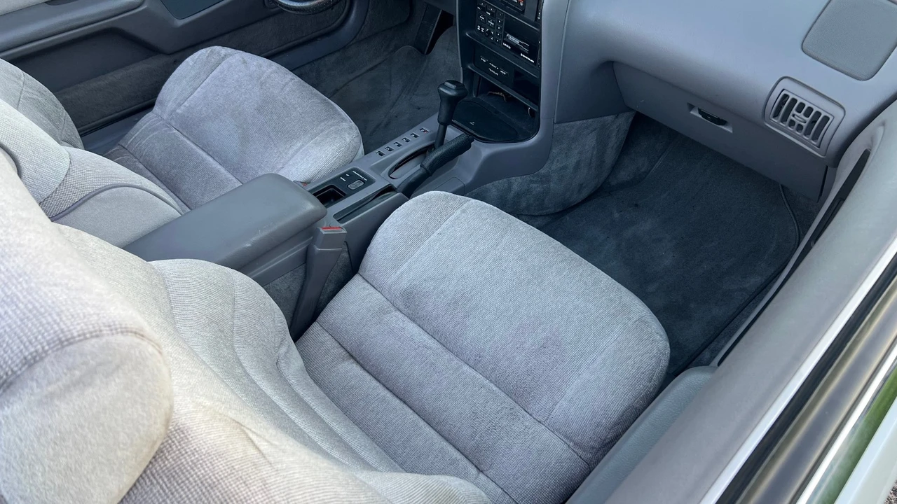 1990 Chrysler LeBaron - Image 6 of 21