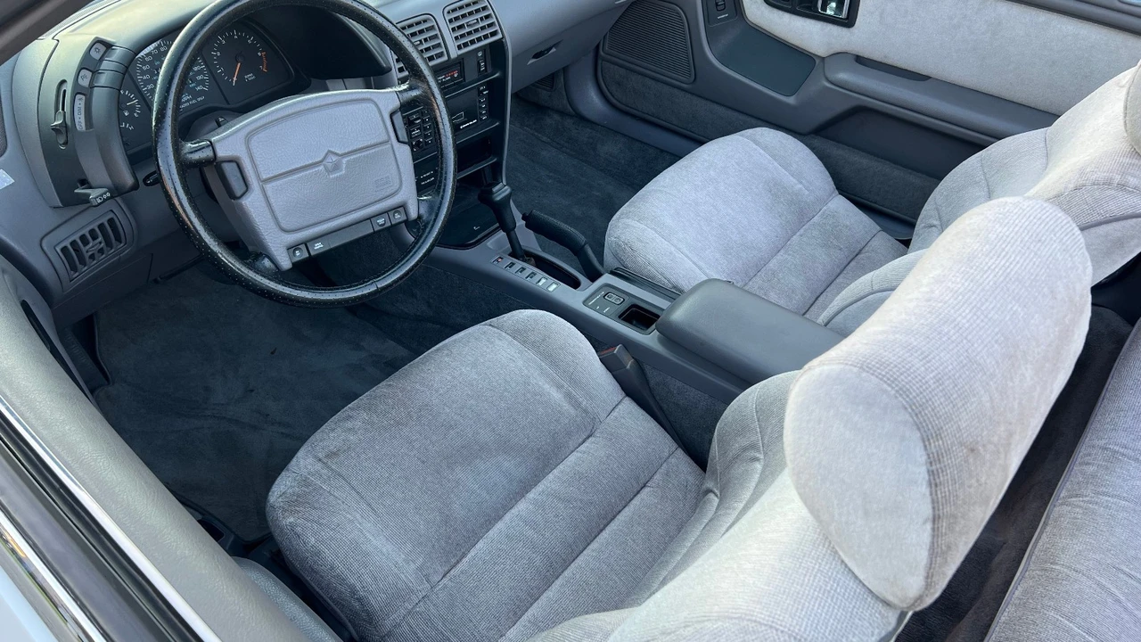 1990 Chrysler LeBaron - Image 13 of 21