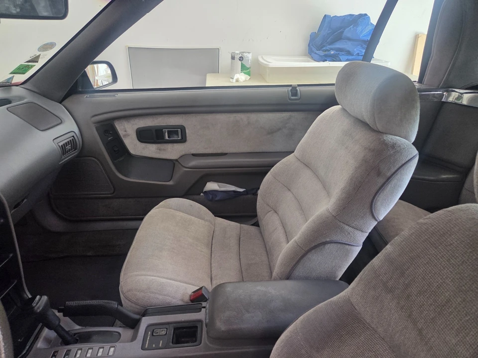 1990 Chrysler LeBaron - Image 10 of 12