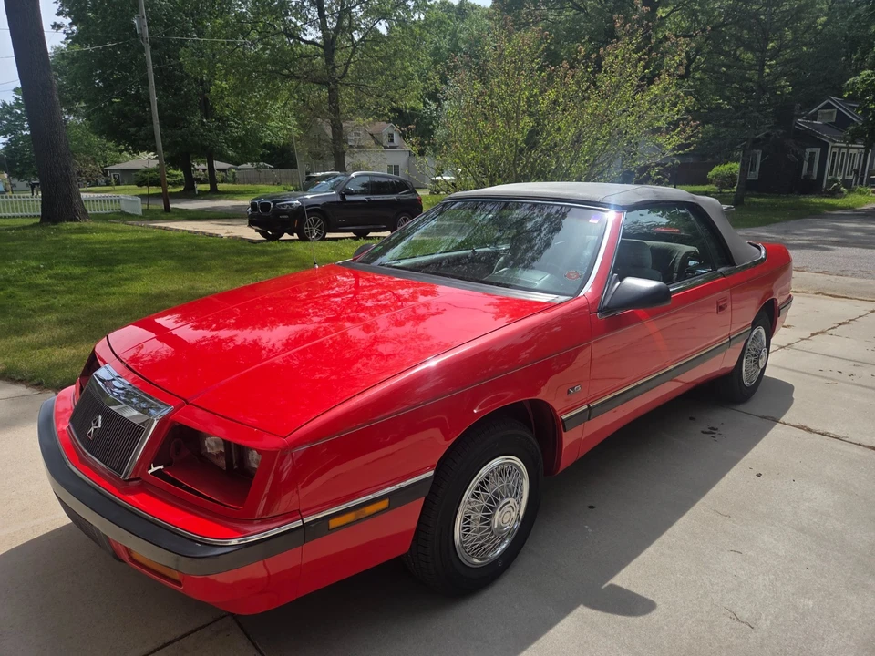 1990 Chrysler LeBaron - Image 2 of 12
