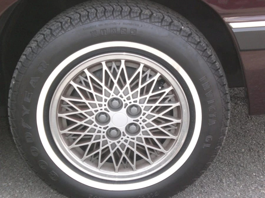 1990 Chrysler LeBaron - Image 7 of 9