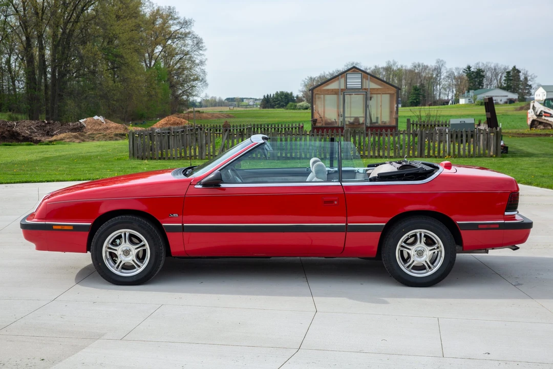 1990 Chrysler LeBaron - Image 3 of 31