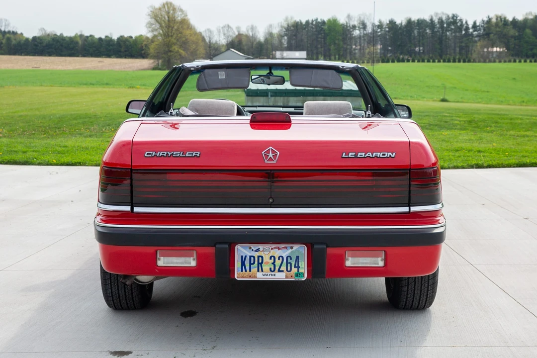 1990 Chrysler LeBaron - Image 5 of 31
