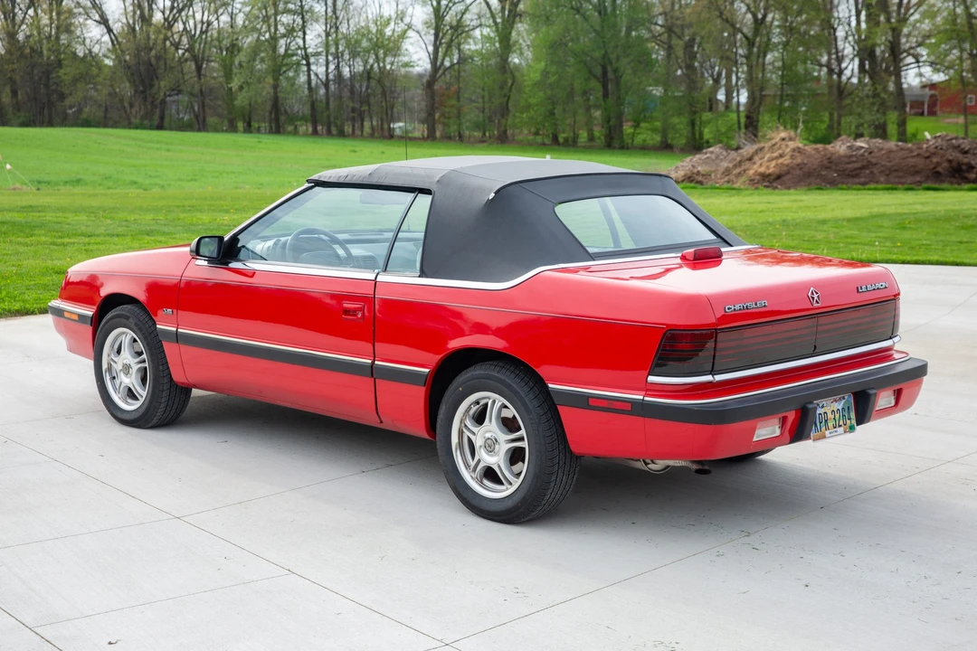 1990 Chrysler LeBaron - Image 12 of 31