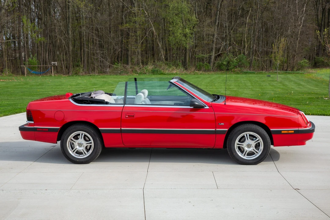 1990 Chrysler LeBaron - Image 7 of 31