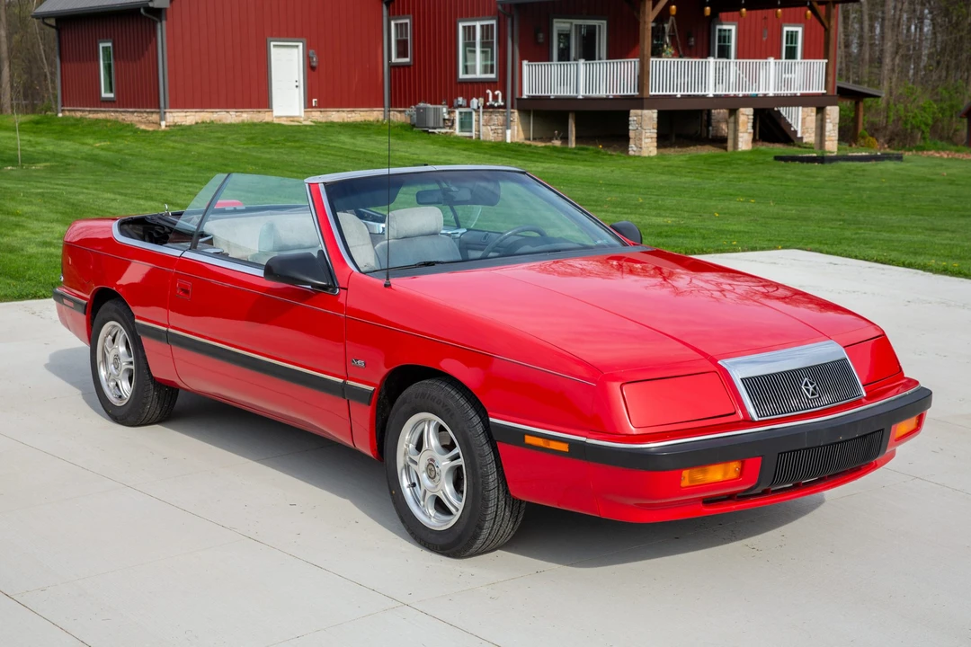 1990 Chrysler LeBaron - Image 8 of 31