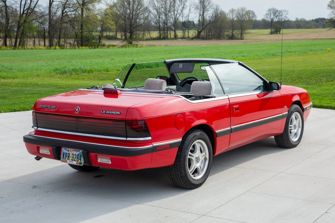 1990 Chrysler LeBaron - Image 6 of 31