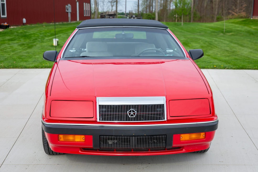1990 Chrysler LeBaron - Image 9 of 31