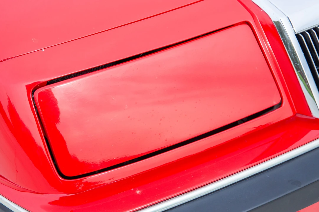 1990 Chrysler LeBaron - Image 22 of 31