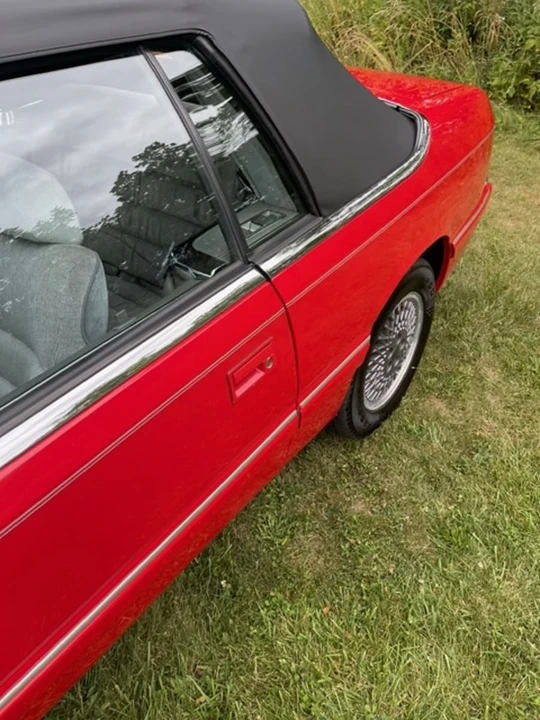 1990 Chrysler LeBaron - Image 10 of 31