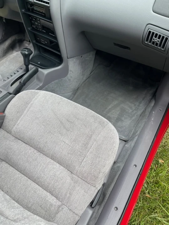 1990 Chrysler LeBaron - Image 27 of 31
