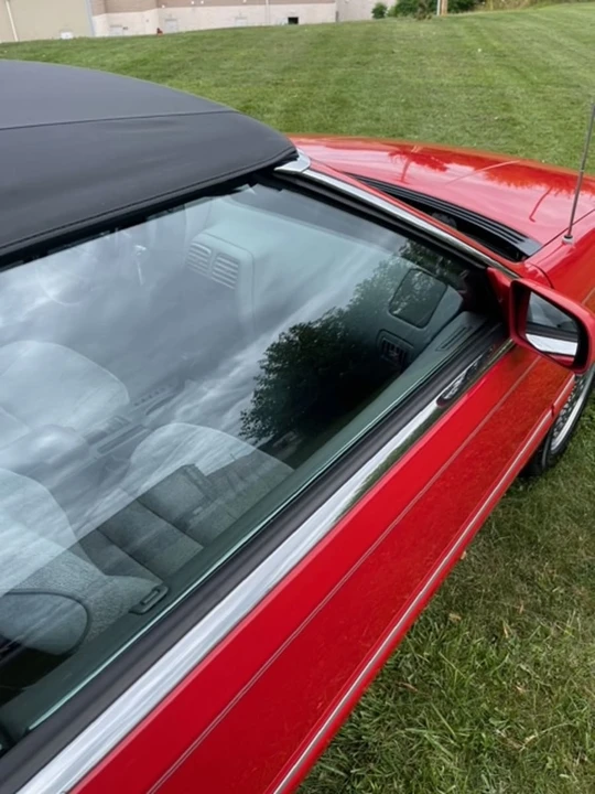 1990 Chrysler LeBaron - Image 19 of 31