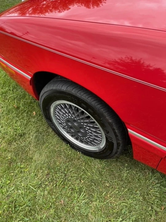 1990 Chrysler LeBaron - Image 9 of 31