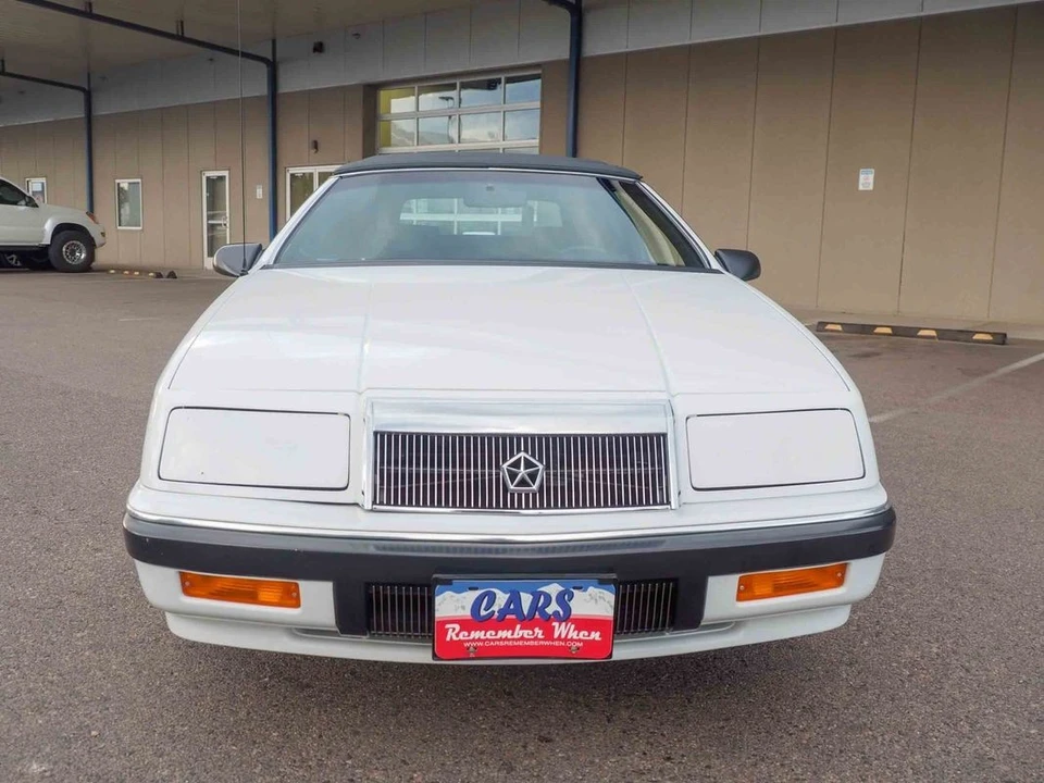 1990 Chrysler LeBaron - Image 23 of 31