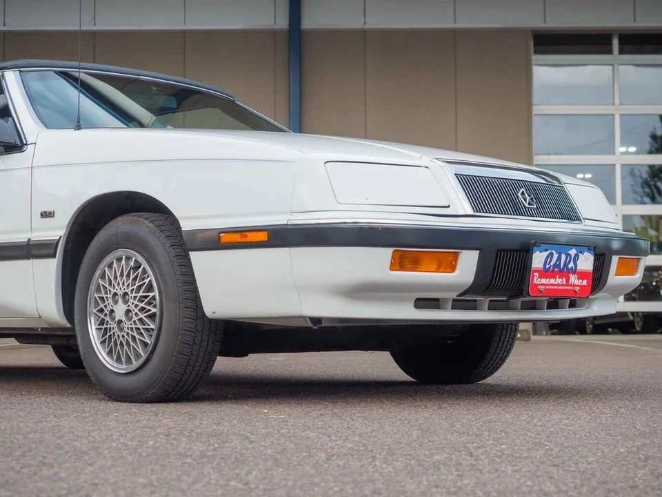 1990 Chrysler LeBaron - Image 5 of 31