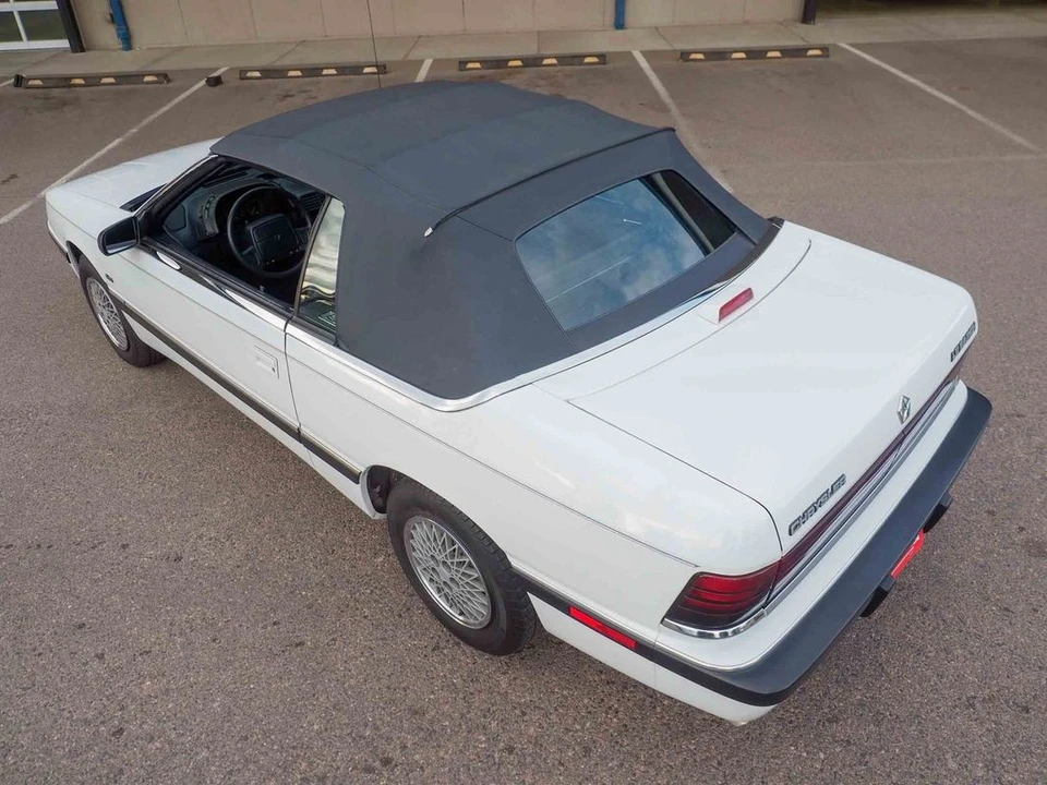 1990 Chrysler LeBaron - Image 14 of 31