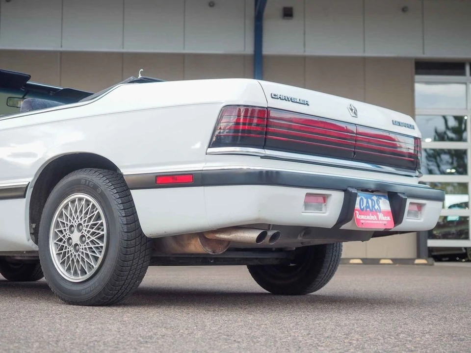 1990 Chrysler LeBaron - Image 6 of 31