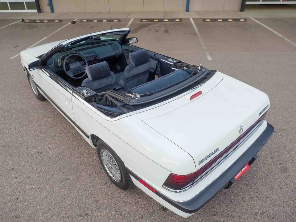 1990 Chrysler LeBaron - Image 13 of 31
