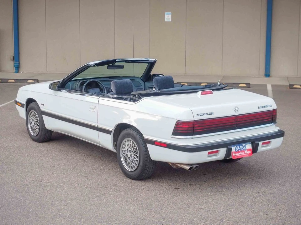 1990 Chrysler LeBaron - Image 8 of 31