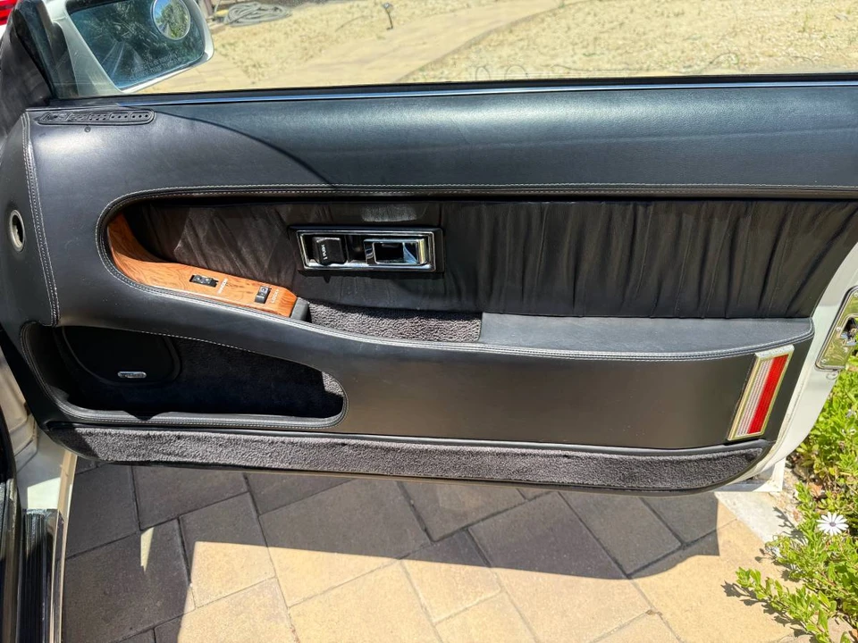 1990 Chrysler TC by Maserati - Image 11 of 18