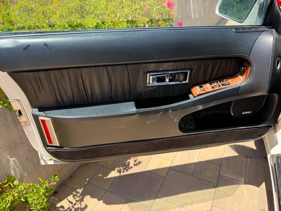 1990 Chrysler TC by Maserati - Image 9 of 18